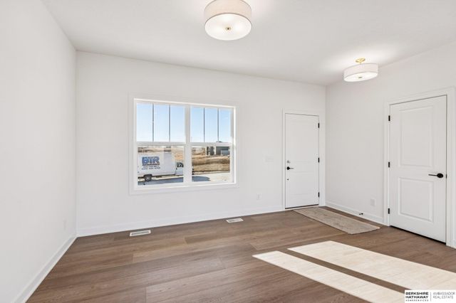 21424 Z Street, Elkhorn, NE 68022