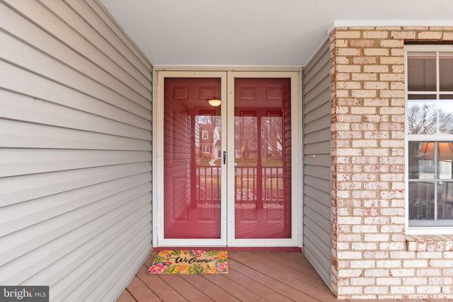 6027 RIDGE FORD DR, Burke, VA 22015