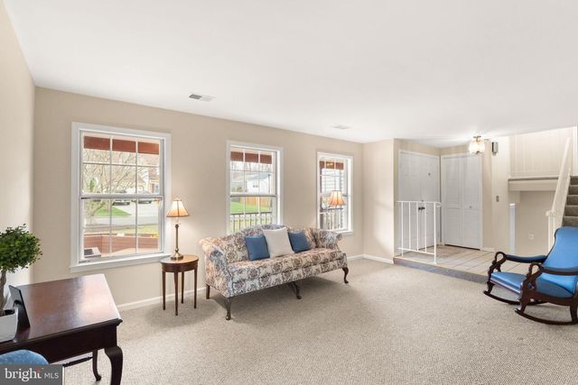 6027 RIDGE FORD DR, Burke, VA 22015