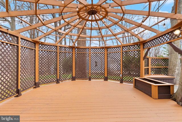 6027 RIDGE FORD DR, Burke, VA 22015