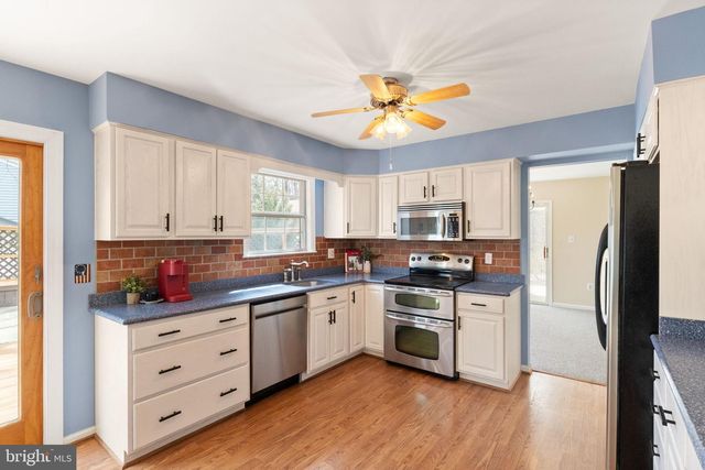 6027 RIDGE FORD DR, Burke, VA 22015