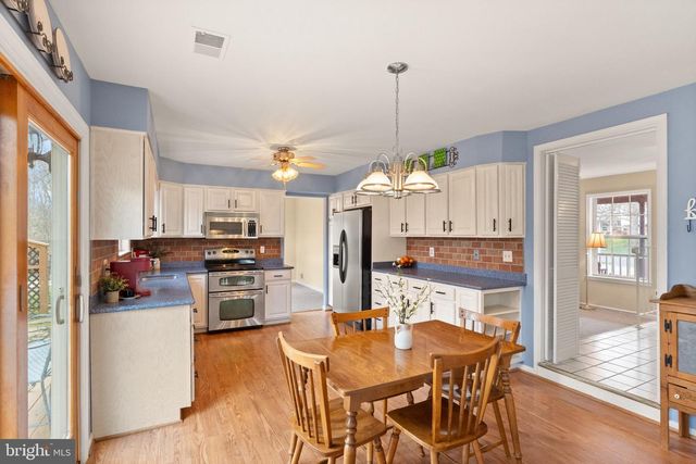 6027 RIDGE FORD DR, Burke, VA 22015