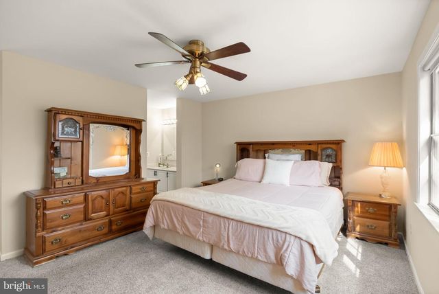 6027 RIDGE FORD DR, Burke, VA 22015