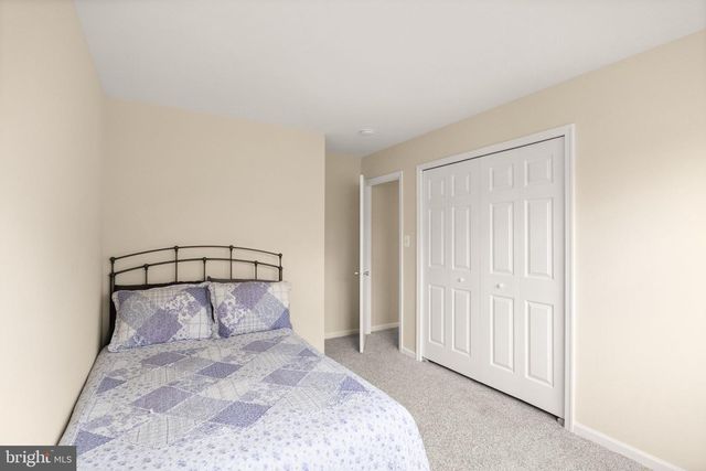 6027 RIDGE FORD DR, Burke, VA 22015