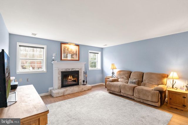 6027 RIDGE FORD DR, Burke, VA 22015