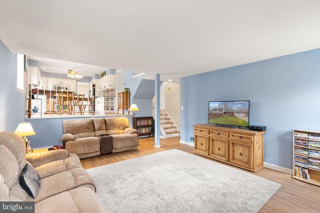 6027 RIDGE FORD DR, Burke, VA 22015