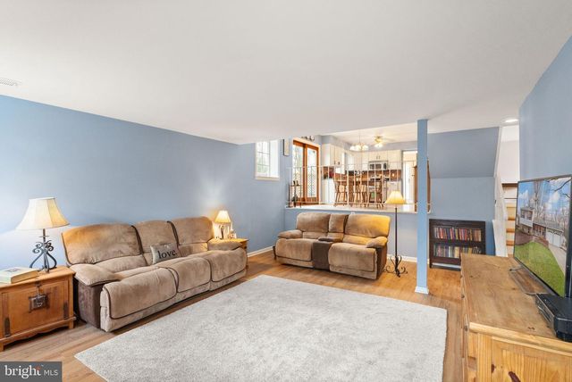 6027 RIDGE FORD DR, Burke, VA 22015