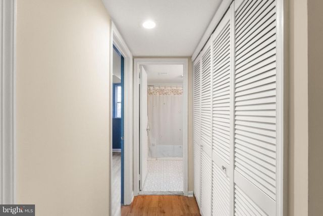 6027 RIDGE FORD DR, Burke, VA 22015