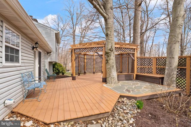 6027 RIDGE FORD DR, Burke, VA 22015