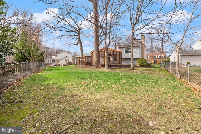 6027 RIDGE FORD DR, Burke, VA 22015