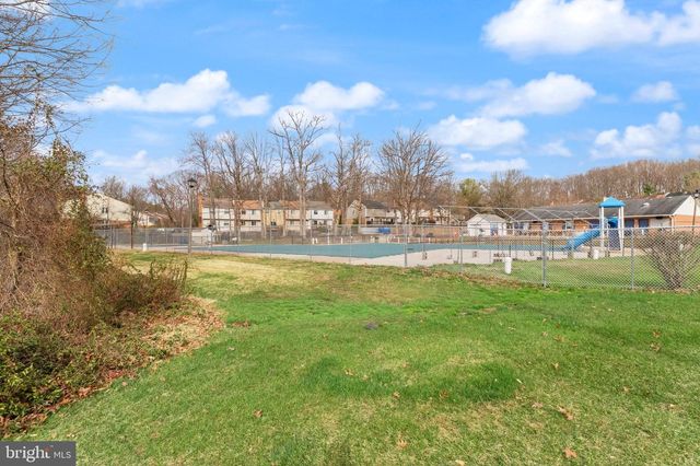 6027 RIDGE FORD DR, Burke, VA 22015