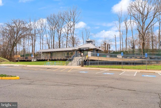 6027 RIDGE FORD DR, Burke, VA 22015