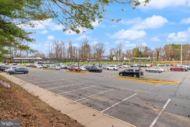 6027 RIDGE FORD DR, Burke, VA 22015