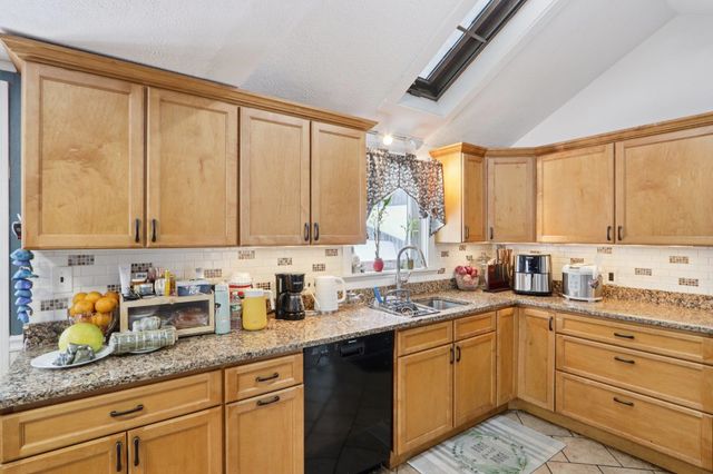 6 Forest Drive, Seabrook, NH 03874