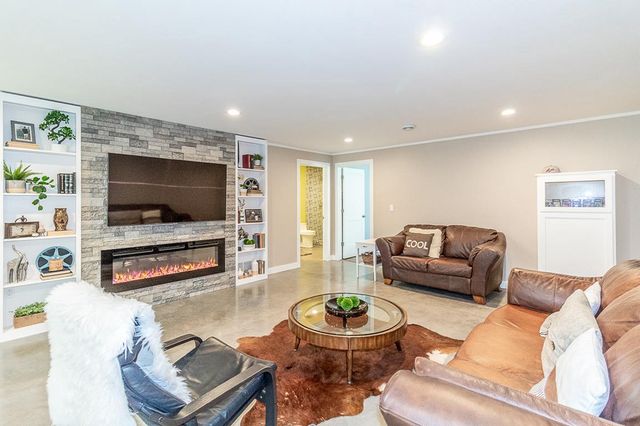 N3563 COUNTY ROAD W, New London, WI 54961