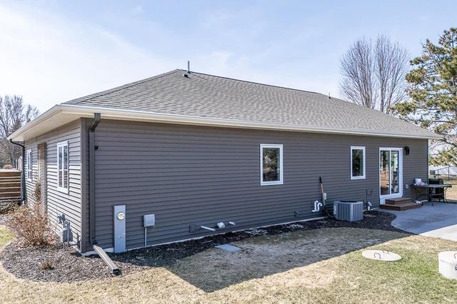 N3563 COUNTY ROAD W, New London, WI 54961