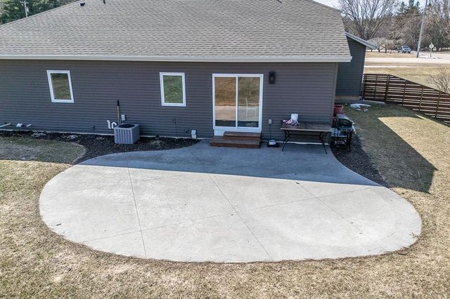 N3563 COUNTY ROAD W, New London, WI 54961