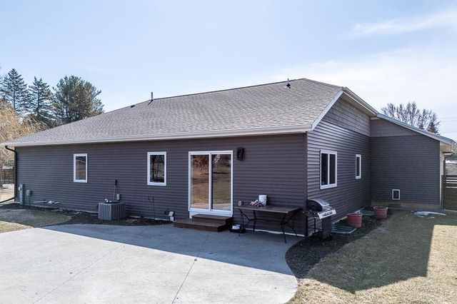 N3563 COUNTY ROAD W, New London, WI 54961