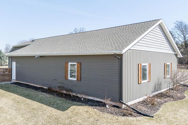 N3563 COUNTY ROAD W, New London, WI 54961