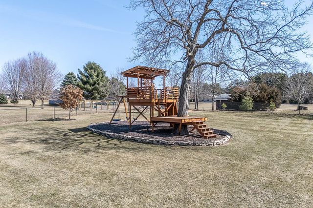 N3563 COUNTY ROAD W, New London, WI 54961