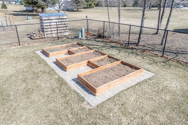 N3563 COUNTY ROAD W, New London, WI 54961