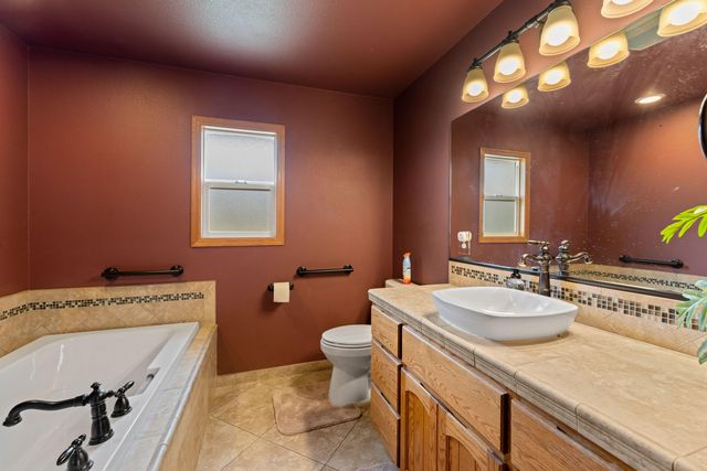 7511 Hugo Road, Grants Pass, OR 97526