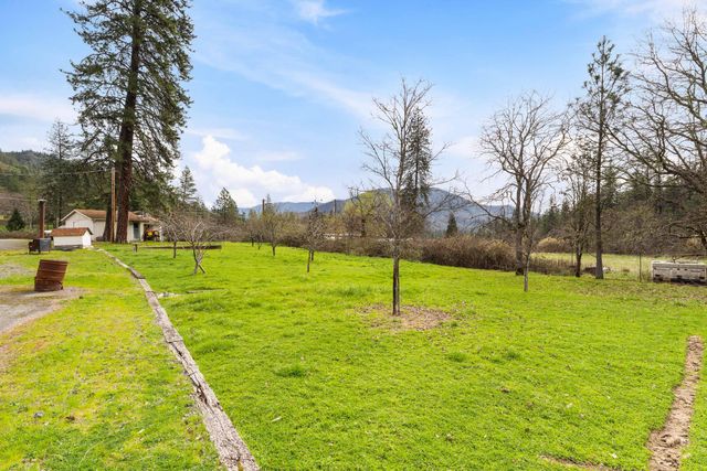 7511 Hugo Road, Grants Pass, OR 97526