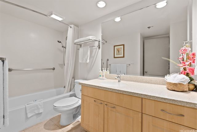 229 Paoakalani Avenue 3511, Honolulu, HI 96815