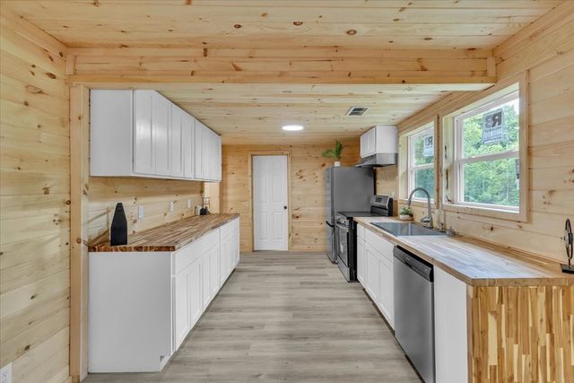 499 Crandall Ellijay Road, Chatsworth, GA 30705