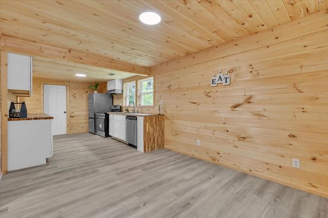 499 Crandall Ellijay Road, Chatsworth, GA 30705