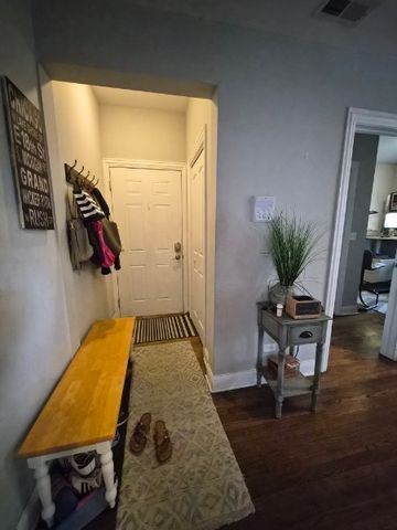 4056 N Leamington Avenue 2F, Chicago, IL 60641