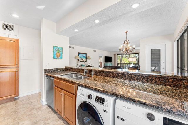 606 Brackenwood Cove, Palm Beach Gardens, FL 33418