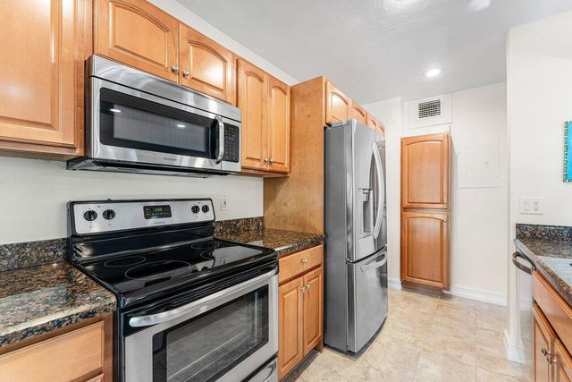 606 Brackenwood Cove, Palm Beach Gardens, FL 33418