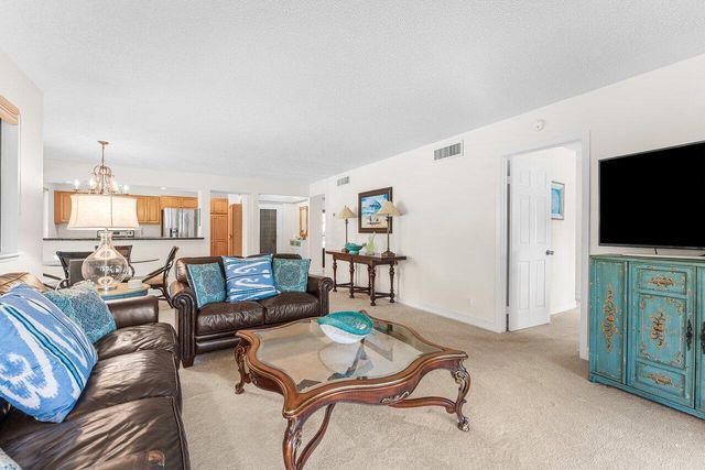 606 Brackenwood Cove, Palm Beach Gardens, FL 33418