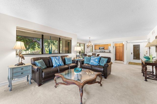 606 Brackenwood Cove, Palm Beach Gardens, FL 33418