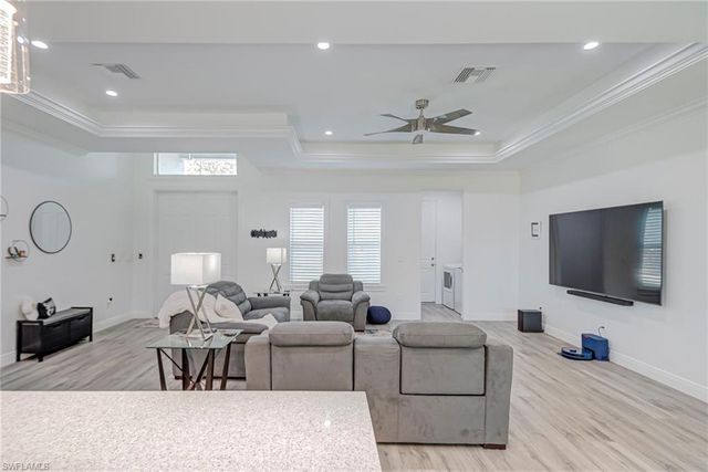 911 14th ST SE, Naples, FL 34117