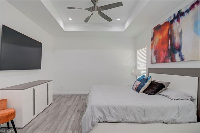 911 14th ST SE, Naples, FL 34117