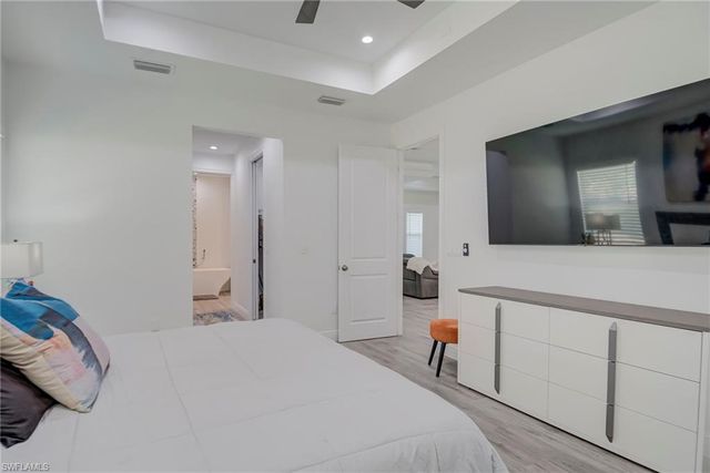 911 14th ST SE, Naples, FL 34117