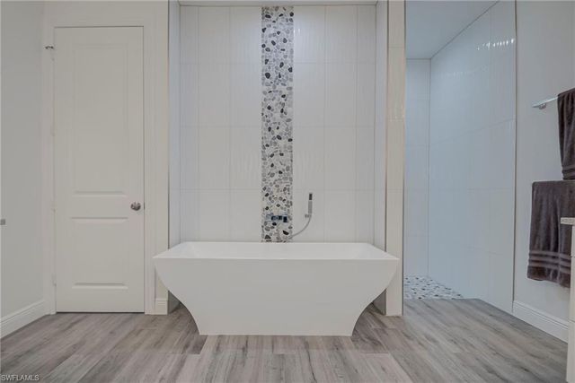 911 14th ST SE, Naples, FL 34117