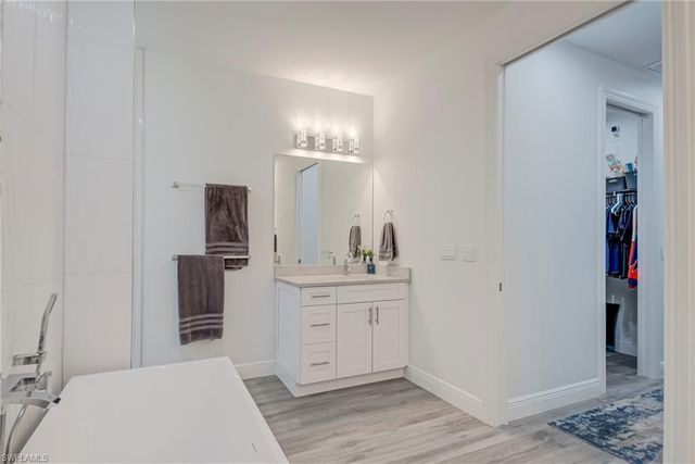 911 14th ST SE, Naples, FL 34117