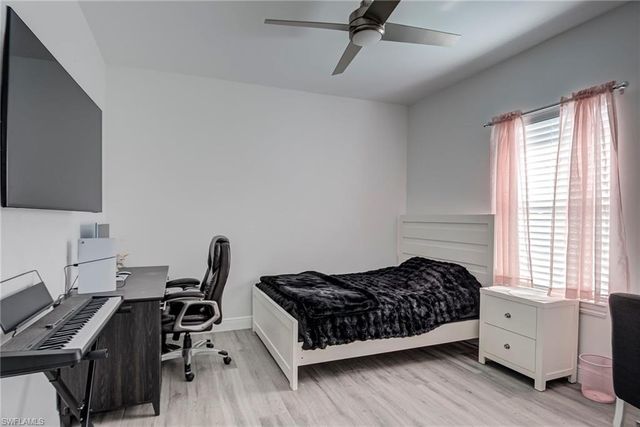 911 14th ST SE, Naples, FL 34117