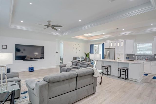 911 14th ST SE, Naples, FL 34117