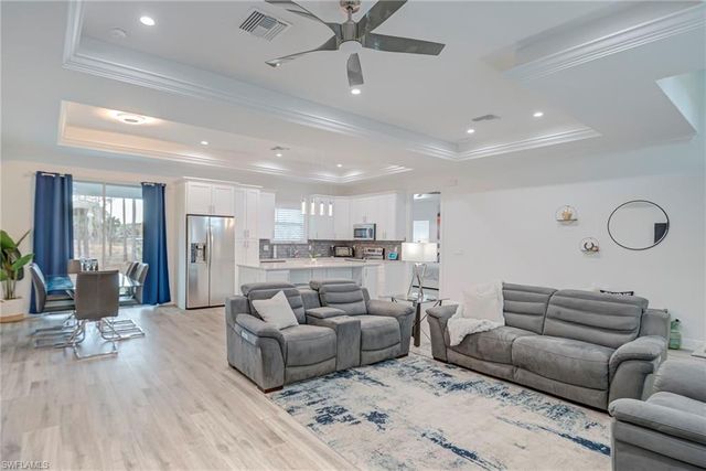 911 14th ST SE, Naples, FL 34117