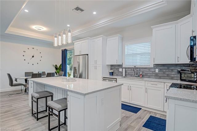 911 14th ST SE, Naples, FL 34117