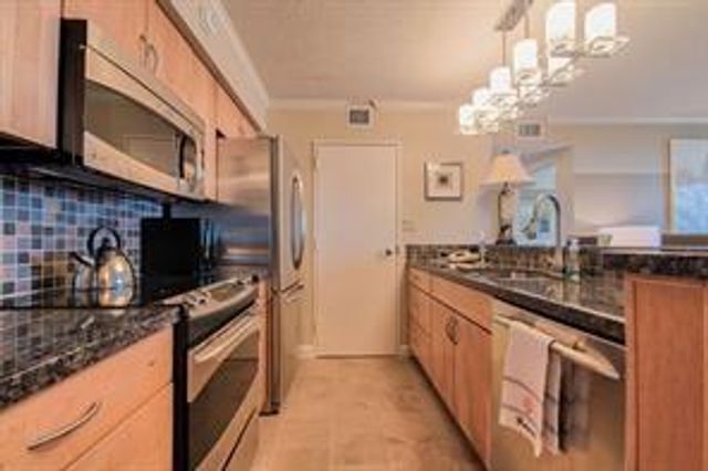 5220 Seawall Boulevard 633, Galveston, TX 77551