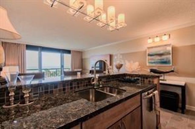 5220 Seawall Boulevard 633, Galveston, TX 77551
