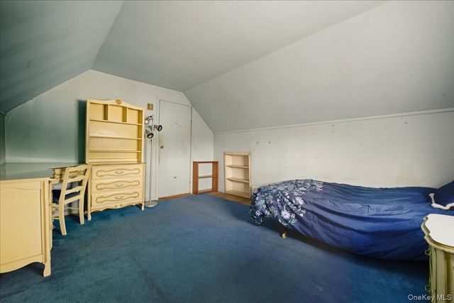 25 Lois Lane, Farmingdale, NY 11735