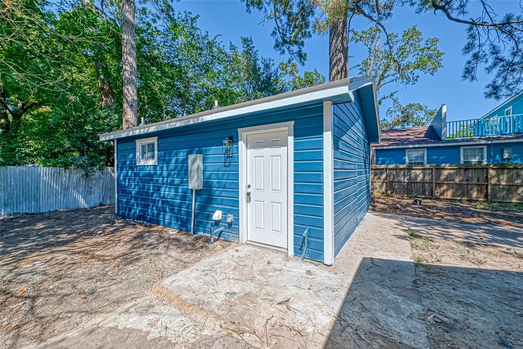 5609 Denmark Street C, Houston, TX 77028
