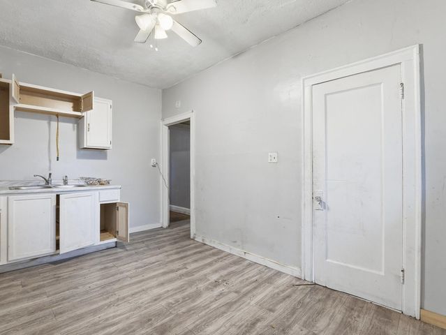 7842 S Constance Avenue, Chicago, IL 60649