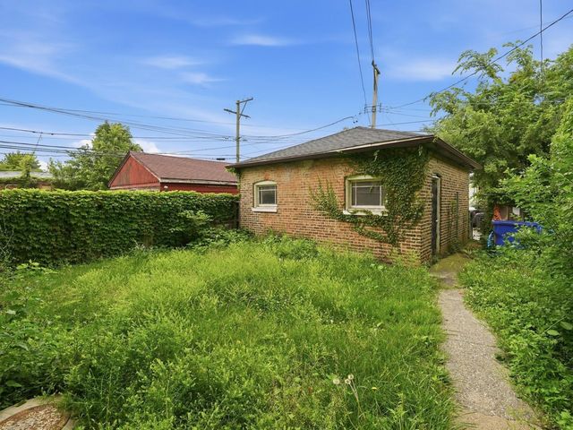 7842 S Constance Avenue, Chicago, IL 60649
